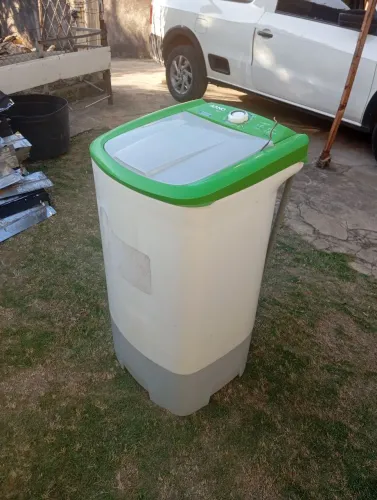 Tanquinho da marca Arno com defeito