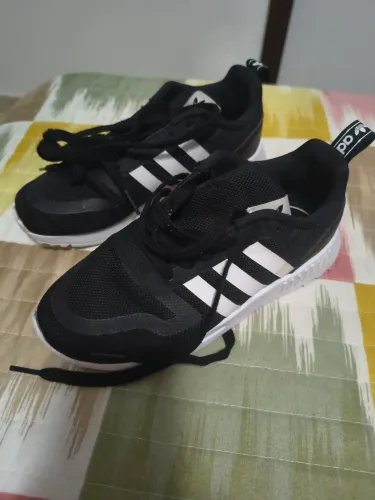 Tênis masculino infantil Adidas 30