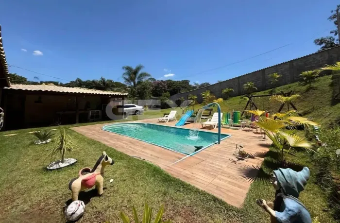 Chácara à venda com 2.000 m² em Marilândia com piscina