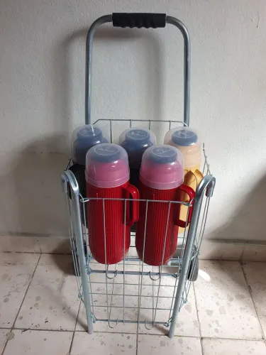 Carrinho+ garrafas de café