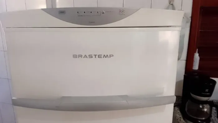 Freezer vertical Brastemp 110V - Usada em excelente estado
