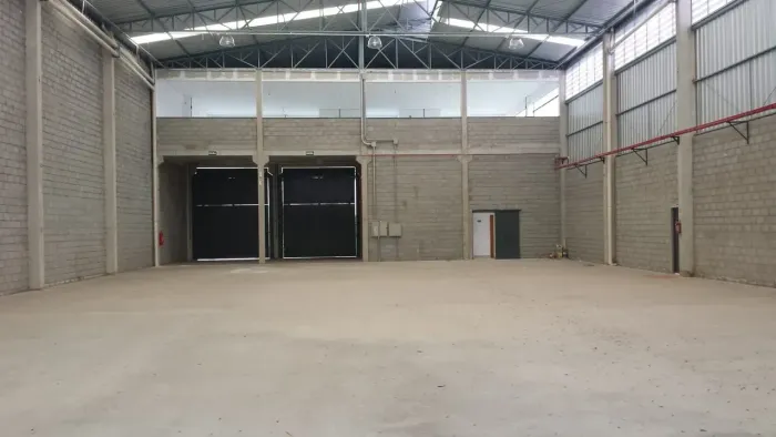 Galpão 1.560 m² Venda ou Locação no Iporanga - Sorocaba - SP