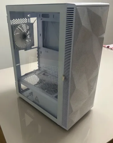 Gabinete Montech X3 Mesh com 4 fans  ( Avaria )