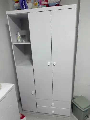 Guarda roupa e cômoda 