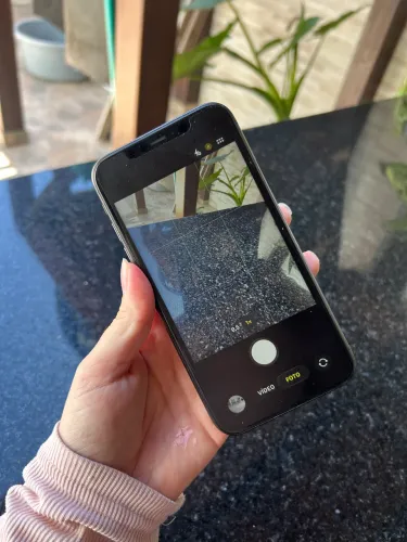 iPhone 11 usado e bem conservado