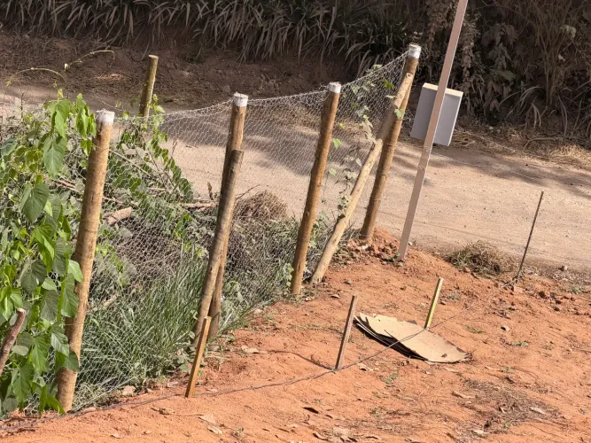 Vende-se terreno no Ipaneminha