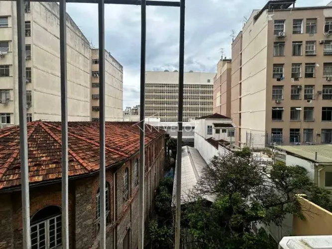 Apartamento : / Residencial / Glória