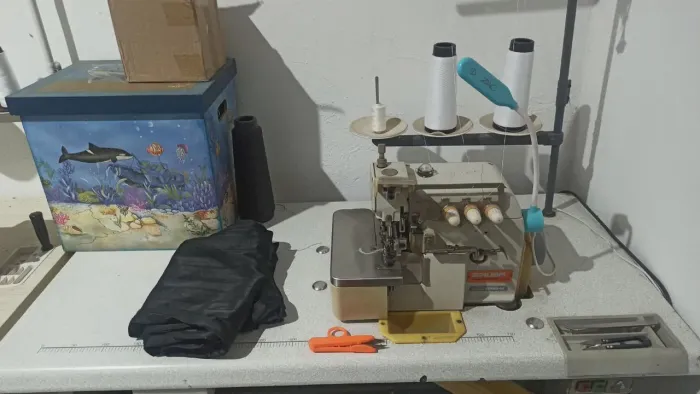 Maquina overloque industrial 700,00