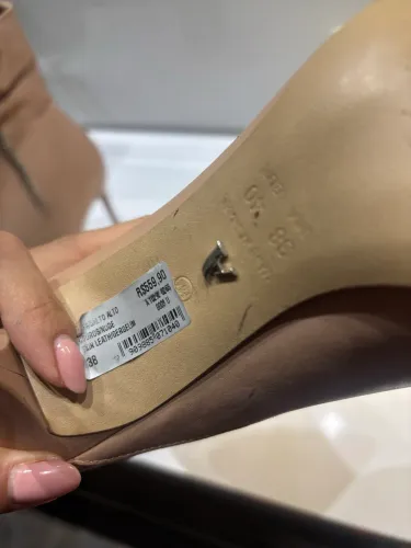 Bota da marca Arezzo 