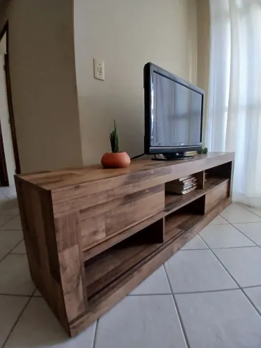 Rack para TV em MDF Amadeirado - Nogueira 