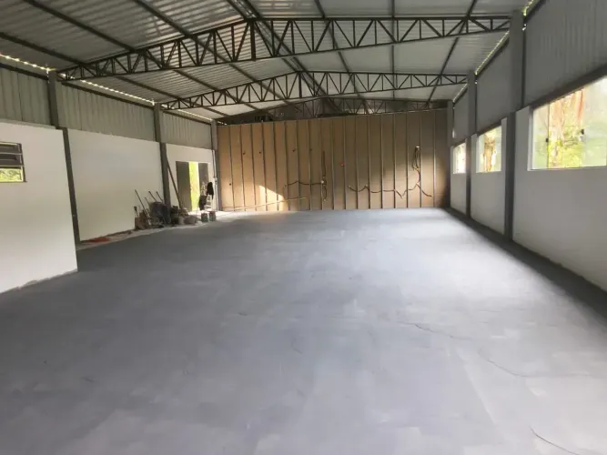 LOCAÇÃO- Galpão com 250m2 no Samambaia