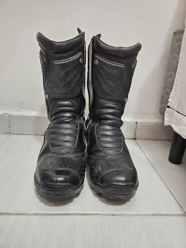Bota motociclista acero semi nova