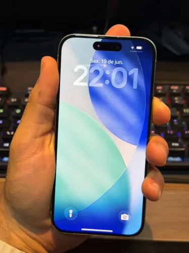 iPhone 15 Pro Natural Titanium