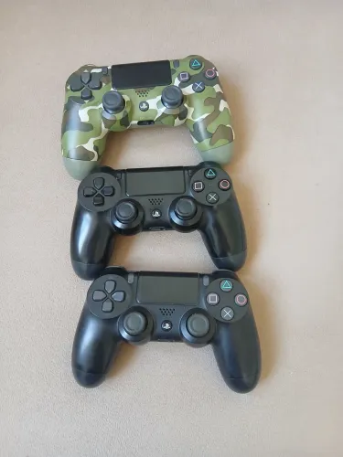 Controle ps4 ( 3 controles com defeito)