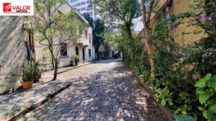 CASA FINS COMLS RUA PIAUÍ/HIGIENÓPOLIS