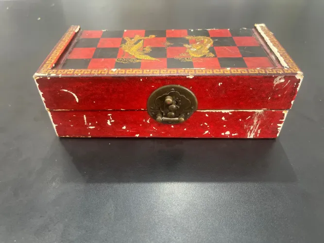 Xadrez Chinês Vintage - Caixa Oriental Decorativa com Dragões e Peças Esculpidas