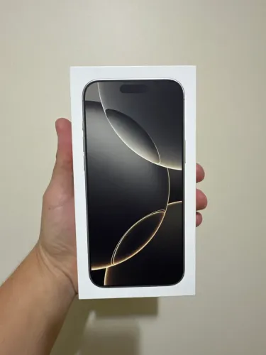 Celular IPhone 16 ProMax 256GB sem detalhes!! Novinho.