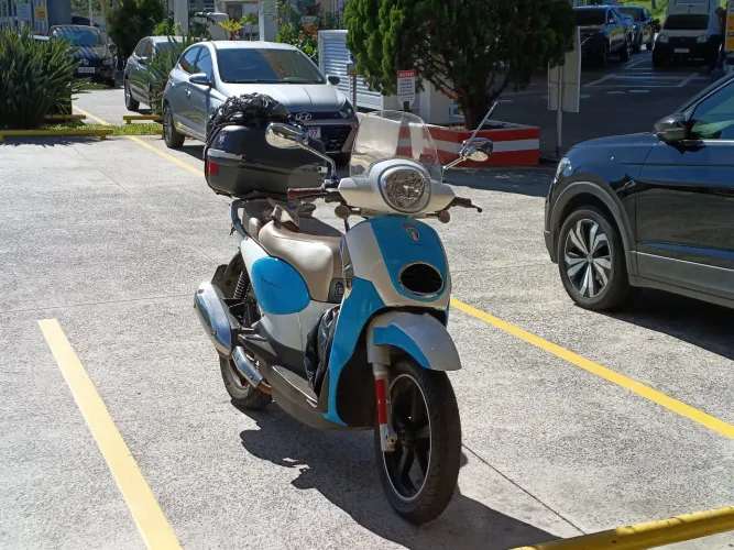 Vende-se Scooter - Excelente oportunidade