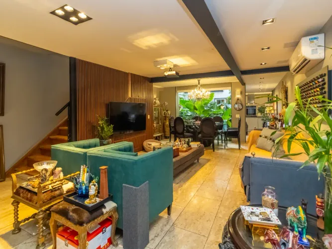 Casa de vila para venda em Vila Nova Conceição com 3 quartos, sendo 3 suítes, 200m²