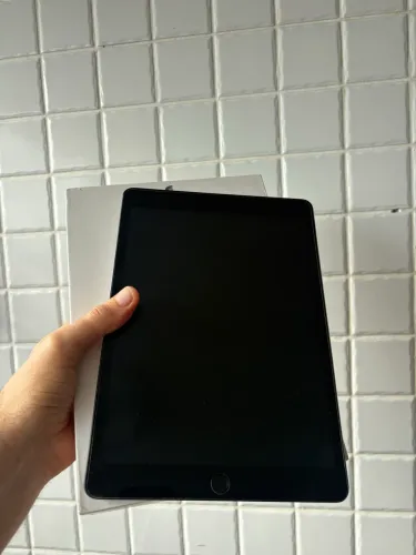 Apple ipad 9