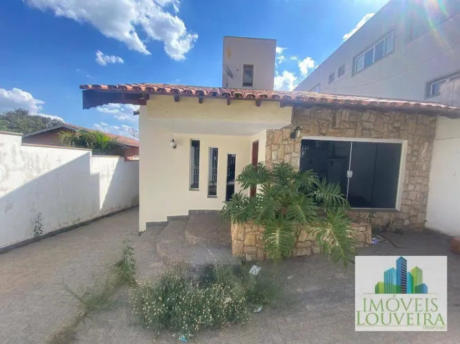 Casa com 3 dormitórios para alugar, 202 m² por R$ 6.700,00/mês - Vila Pasti - Louveira/SP