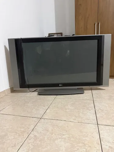 Vendo TV de Plasma LG 42?
