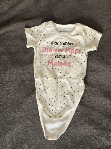 Doação roupa de bebê menina