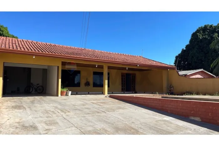Casa à Venda no São Bernardo com Piscina e Amplo Terreno