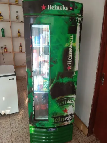 Expositor Refrigerado Metalfrio Heineken - Porta de Vidro