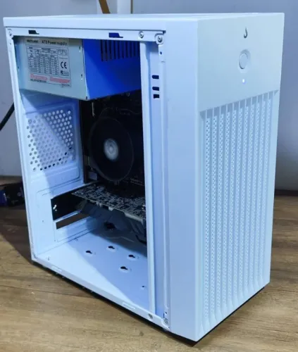 CPU i3 7ª Geração / 8 GB Ram / 240 GB SsD / 2 GB Placa de Video / Fonte 500w / 