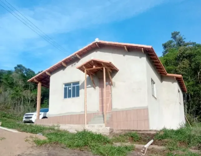 Sítio com casa nova só R$ 198,900,00 com 5000 m2 Torreões, Juiz de Fora, MG.