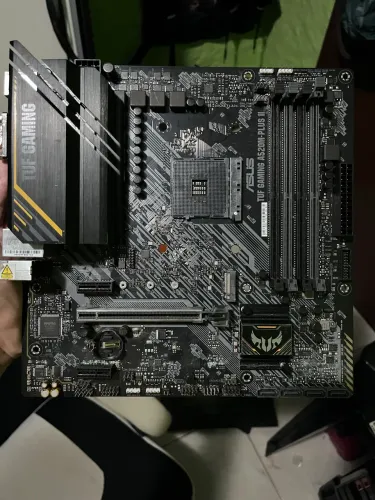 Lote de Placa mãe com defeito