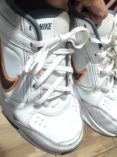 Tenis Nk branco tamanho 44