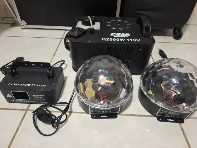 Vendo equipamentos de festa, 2 Globo e 1 laser profissional