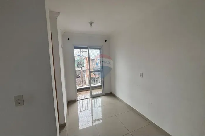Excelente Apartamento à Venda Próximo à Estação Guapituba