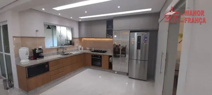 Casa com 3 dormitórios à venda, 260 m² por R$ 1.575.000,00 - Vila Indiana - Guaratinguetá/