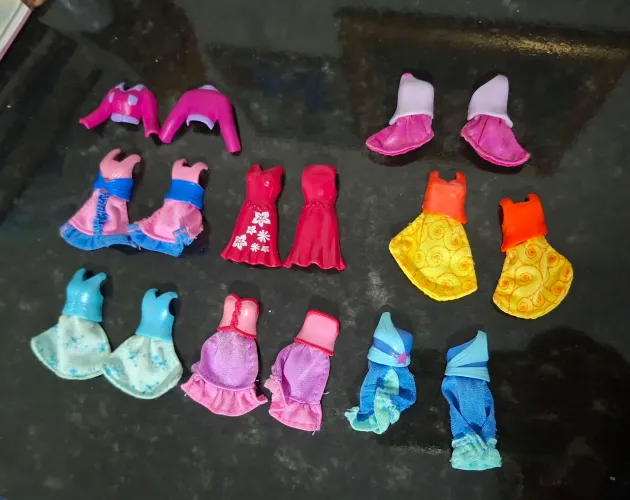 Lote roupas de imã Polly Pocket