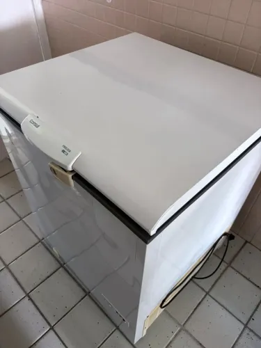 VENDO FREEZER HORIZONTAL 1 PORTA COM CHAVE - CONSUL