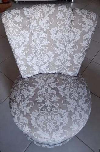 Poltrona giratória vintage concha gomada