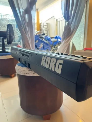 TECLADO KORG PA600 BR