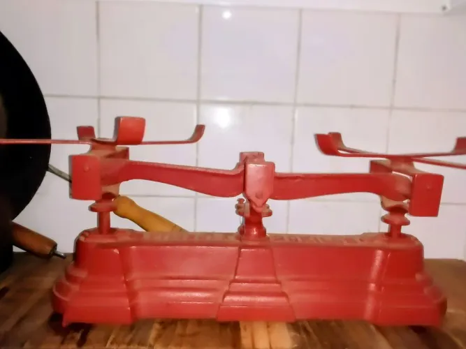 Balança Finizola de Feira Antiga