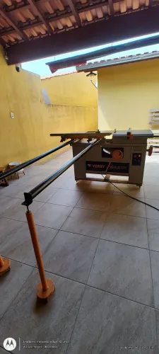 Esquadrejadeira Vênus 2000i pouco uso de trabalho( acompanha motor 3cv)