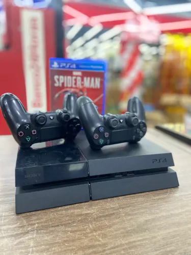 PS4 | PlayStation 4 + 2 controles + jogo