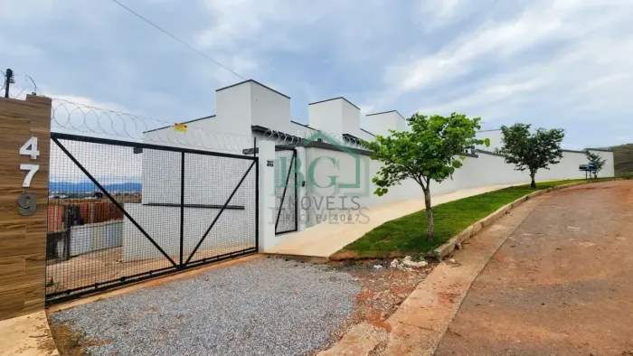 54983 - Excelente casa á venda em condomínio fechado de 92,33m² no bairro Belvedere em Poç