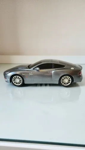 Aston Martin Vanquish James Bond 007 - Carrinho de Brinquedo<br>