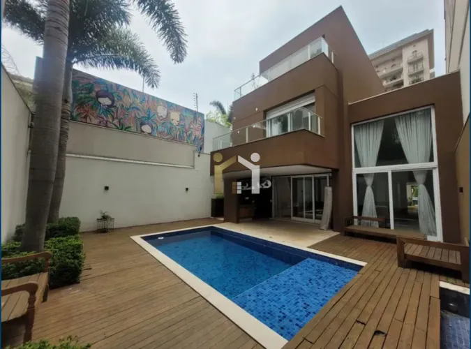 Casa a venda no jardim paulista com 495m², 4 suítes e 4 vagas.