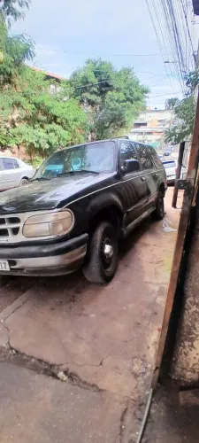 Ford Explorer XLT 4X2 4.0 V6 1995