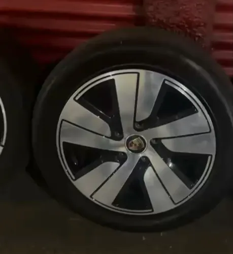 Rodas aro 19 porsche taycan $ 5.000 com pneus 