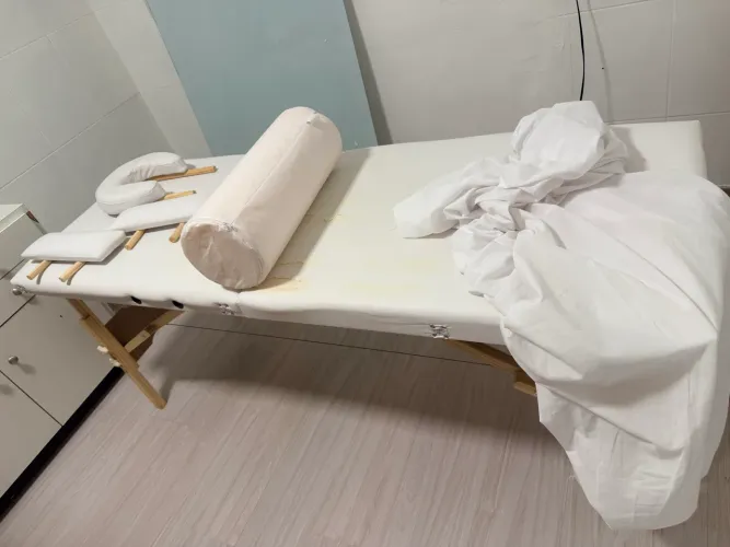 Maca de massagem dobrável com apoio para os braços, cabeça e tolinho para pernas