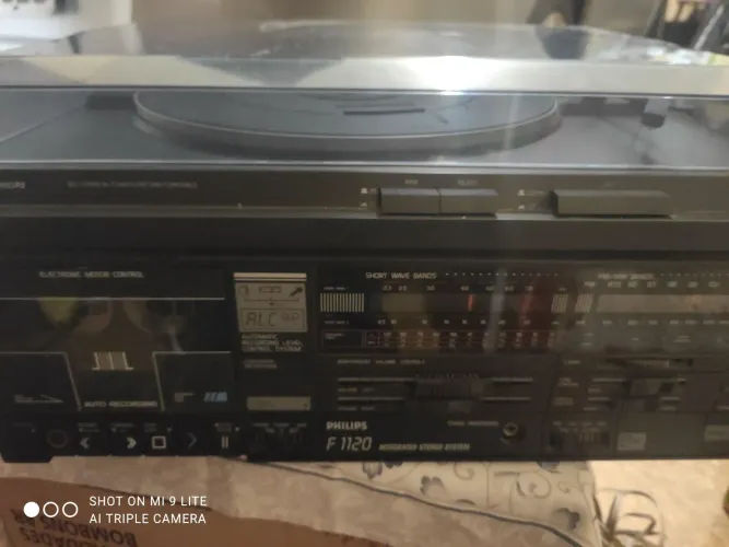 Som Philips modelo F1120